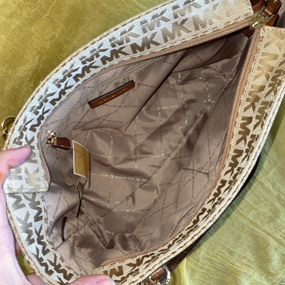 Brand New Michael Kors Beige Camel Medium Chain Tote Tassel Bag Zippered Purse - Picture 9 of 14